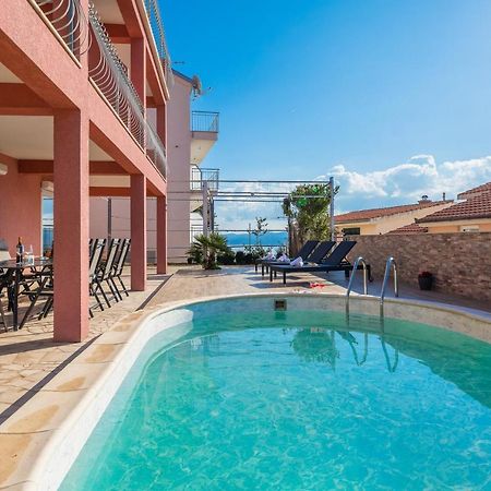 Solaris Holiday Home - Private Pool Stanici ภายนอก รูปภาพ