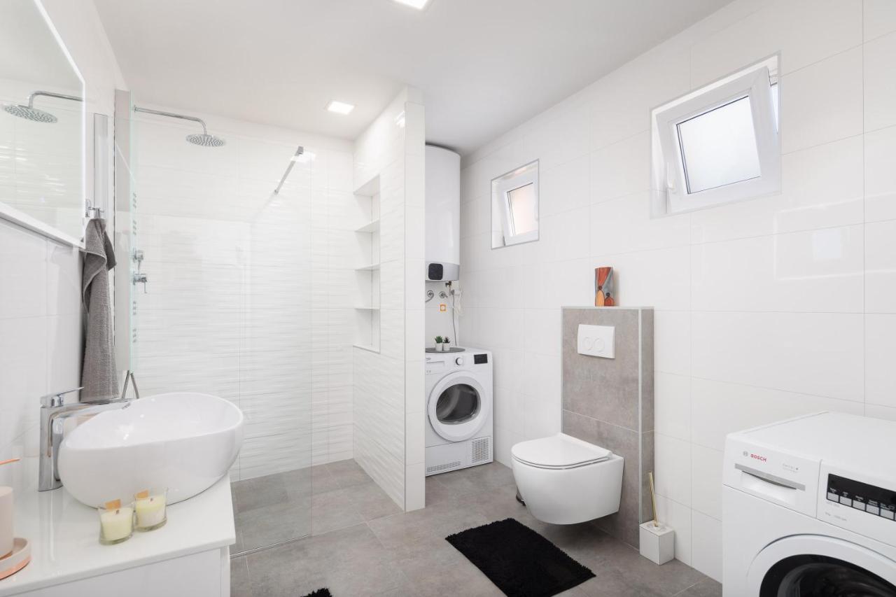 Solaris Holiday Home - Private Pool Stanici ภายนอก รูปภาพ
