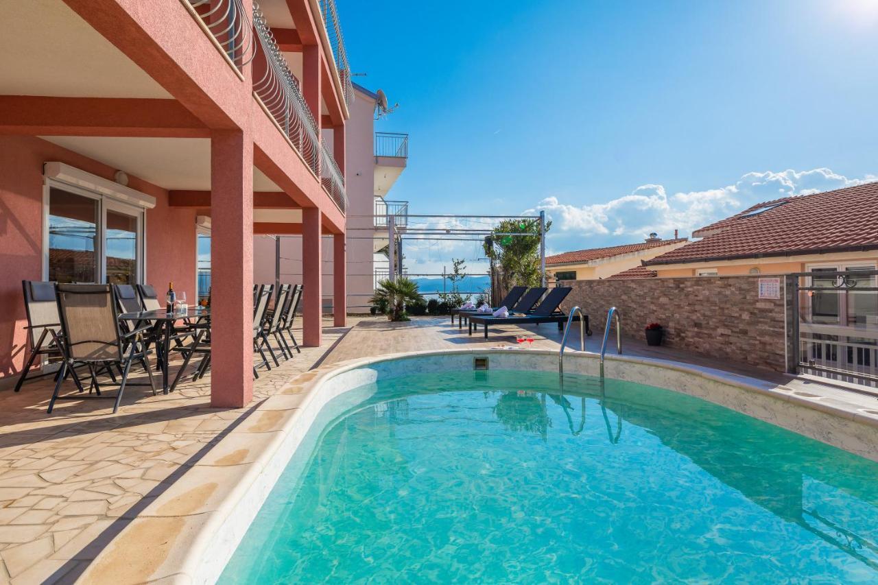 Solaris Holiday Home - Private Pool Stanici ภายนอก รูปภาพ