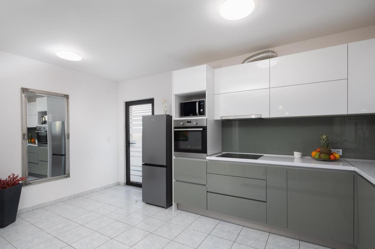 Solaris Holiday Home - Private Pool Stanici ภายนอก รูปภาพ