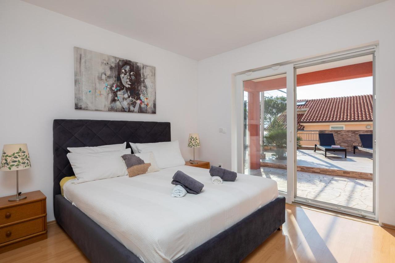 Solaris Holiday Home - Private Pool Stanici ภายนอก รูปภาพ